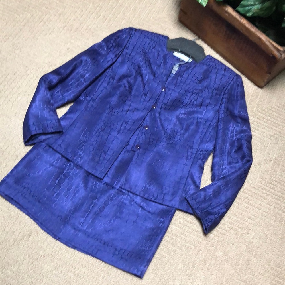 Travis Ayer’s silk suit